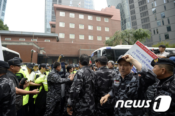 [사진]'광복절 앞두고 일본대사관 앞에서 무슨 일이'