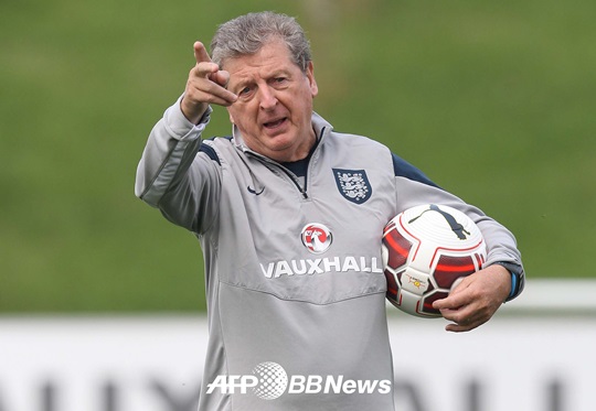 잉글랜드 국가대표팀의 로이 호지슨 감독이 선수들에게 경기에만 집중해줄 것을 당부했다. /AFPBBNews=뉴스1<br>
<br>
