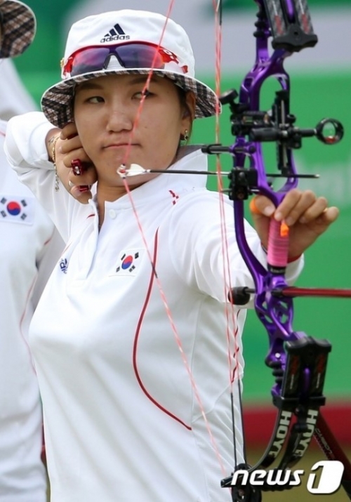 여자 컴파운드 개인전에서 은메달을 차지한 석지현. /사진=뉴스1<br>
<br>
<br>
