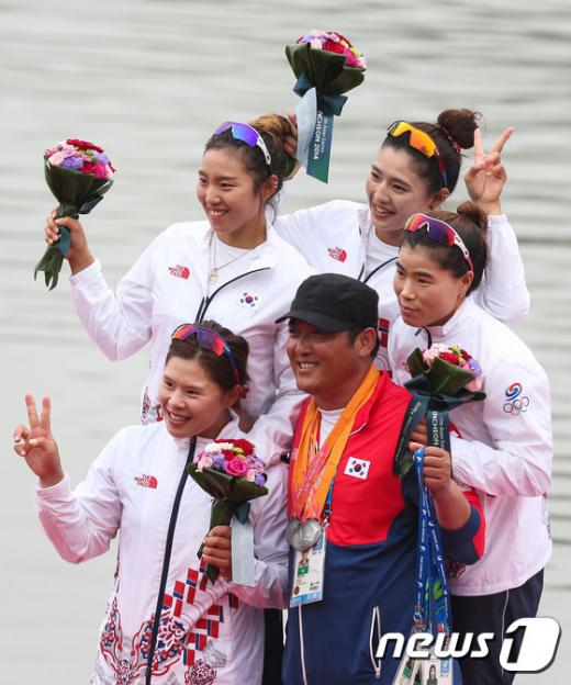 [사진]女 카누 대표팀, 12년 만에 은메달