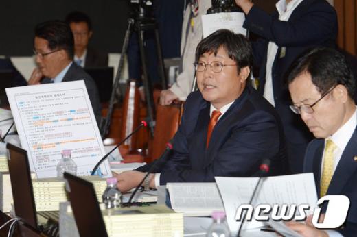 이춘석 새정치민주연합 의원. 2014.10.8/뉴스1 © News1 민경석 기자