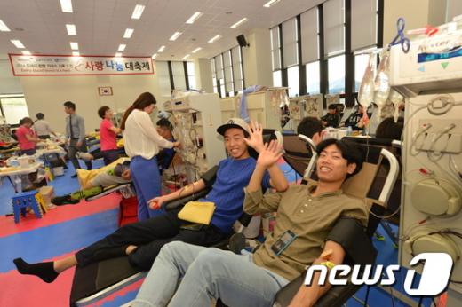 헌혈에 동참한 백석대학교 학생과 교직원들.(백석대 제공)/뉴스1 © News1