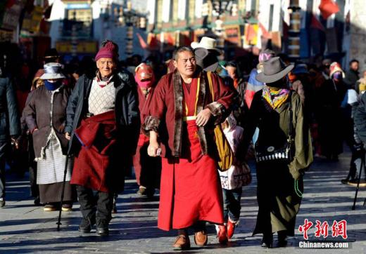 티베트 불교 참배 시즌 도래한 겨울 시짱 라사