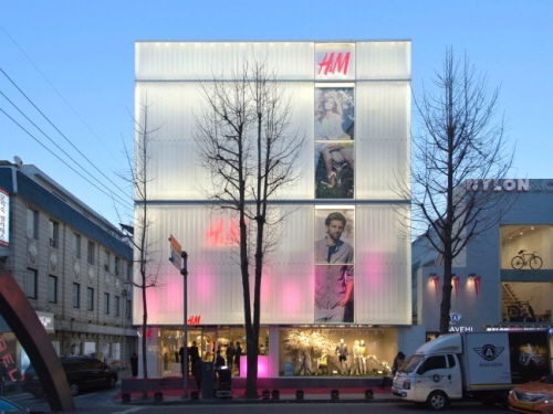 H&M 가로수길 매장/사진출처=H&M 홈페이지