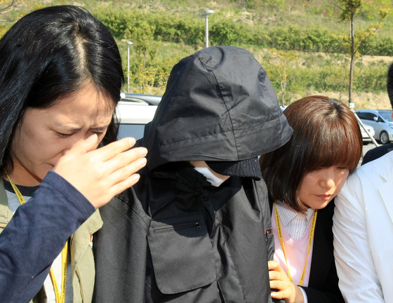 홍가혜씨(가운데) /사진=뉴스1