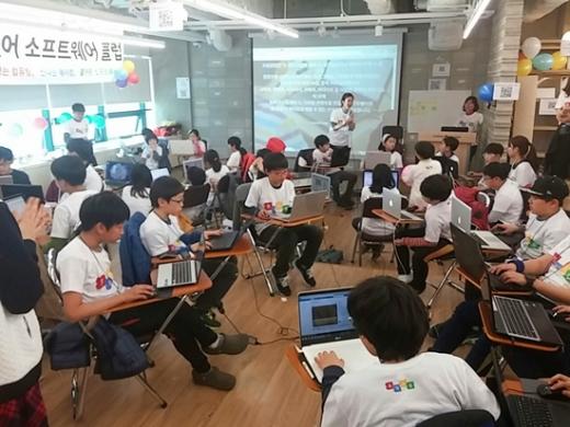 코딩클럽은 28일 강남구에 위치한 스타트업얼라이언스 &스페이스에서 초등학생을 위한 주니어 소프트웨어 캠프를 개최했다. /사진=이진호 기자