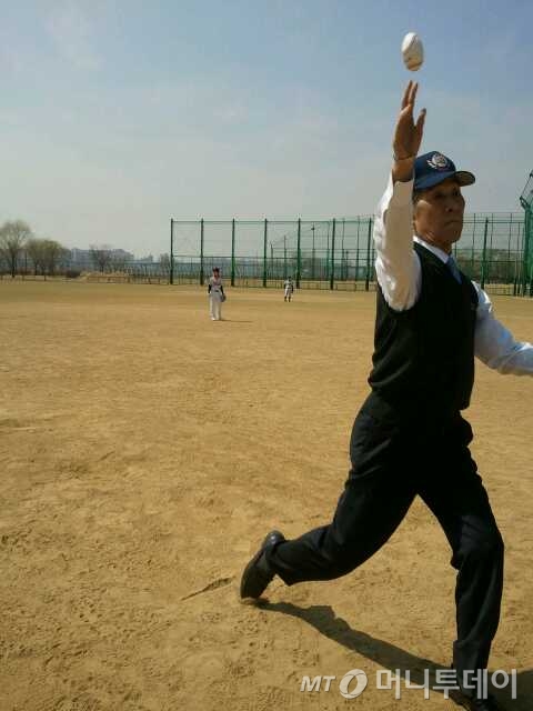 우리 나이 80세. 김영덕 감독의 야구열정은 전혀 늙지 않았다. 