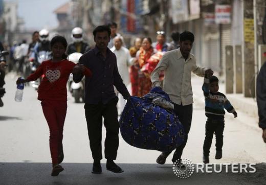 네팔 동부지역이 26일 대지진으로 막대한 피해를 입었다. /뉴스1 © News1