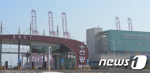 [사진]인천신항 다음달 1일 역사적 개장