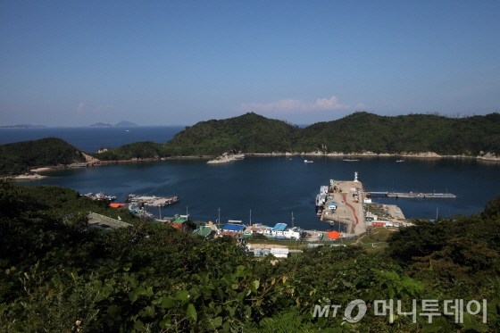 군산 어청도를 당산에서 바라본 모습/사진제공=한국관광공사