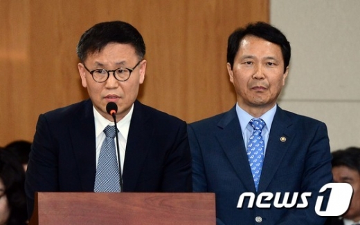 [사진]국정감사 증인 출석한 김재수 대표 '백수오 사태는...'