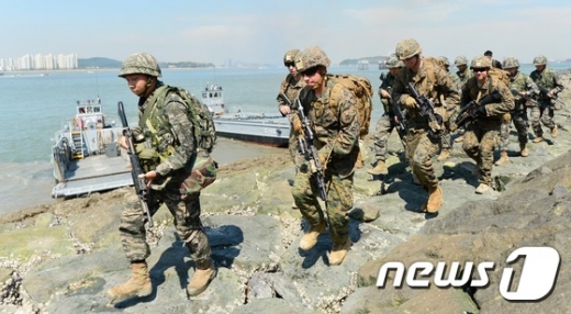 [사진]인천에 상륙한 한미 해병대원들