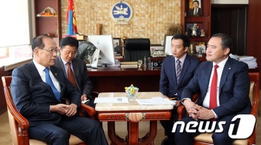 [사진]'한국-몽골 공동발전을 위한 교육협력 양해각서' 서명
