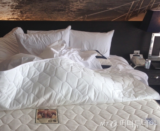 침대는 이랜드리테일의 라이프스타일 브랜드 '모던하우스' 제품 /사진·켄싱턴제주호텔=이지혜 기자