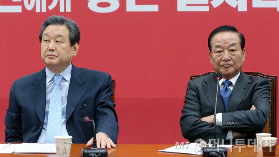  새누리당 김무성 대표(왼쪽)와 서청원 최고위원. /사진= 뉴스1
