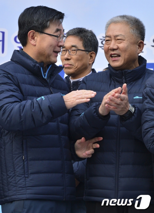 [사진]손기정 마라톤대회 참석한 이기권-김동만