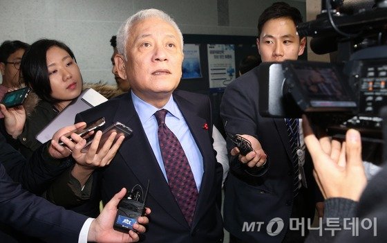 더불어민주당을 탈당한 김한길 의원. 2015.12.24/뉴스1  