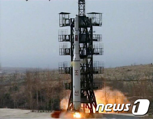 2009년 4월5일 북한이 함경북도 화대군 무수단리에서 발사한 장거리 미사일 은하2호. AFP=뉴스1 