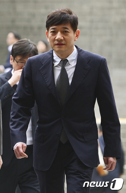[사진]서홍민 리드코프 부회장, 법원 출석
