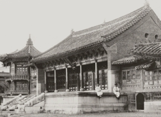 1900년대 고종이 책을 읽던 서재로 사용된 경복궁 집옥재(集玉齋)의 풍경. /사진제공=문화재청