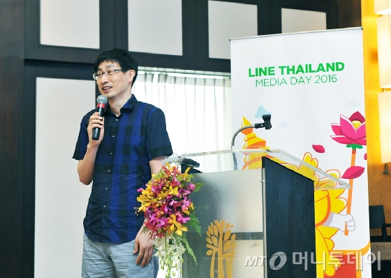 신중호 라인주식회사 최고글로벌책임자(CGO)가 3일 태국 방콕에서 열린 '라인 태국 미디어데이'에 참석해 라인의 글로벌 진출에 대해 설명하고 있다./ 사진제공=네이버