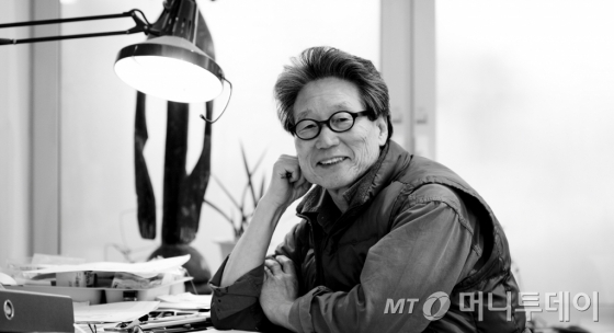 25일 국립현대미술관에서 열리는 '한국 현대미술 작가 시리즈' 회화 부문 선정자인 김봉태 작가. /사진제공=국립현대미술관