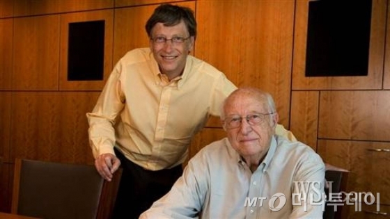 빌 게이츠와 아버지 빌 게이츠 시니어. 아들의 열정에 너그러웠던 그의 자녀교육 방식은 책으로 출판되기도 했다.  /사진출처:월스트리트저널