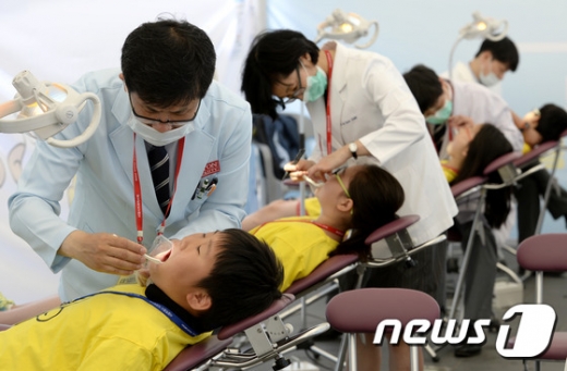 [사진]서울시민 구강보건의 날, 건치아동 선발대회