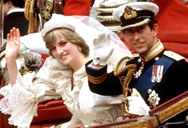 1981년 찰스 왕세자(오른쪽)와 다이애나 왕세자비의 결혼식 모습. /출처=위키피디아