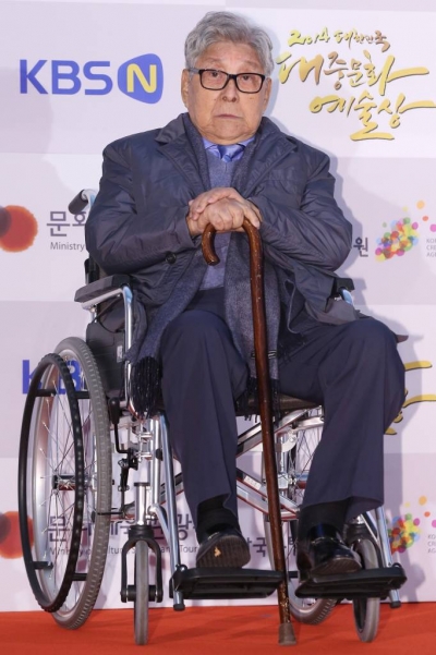 '2014 대한민국 대중문화 예술상'에 휠체어를 타고 참석한 구봉서 /사진 = 이기범 기자