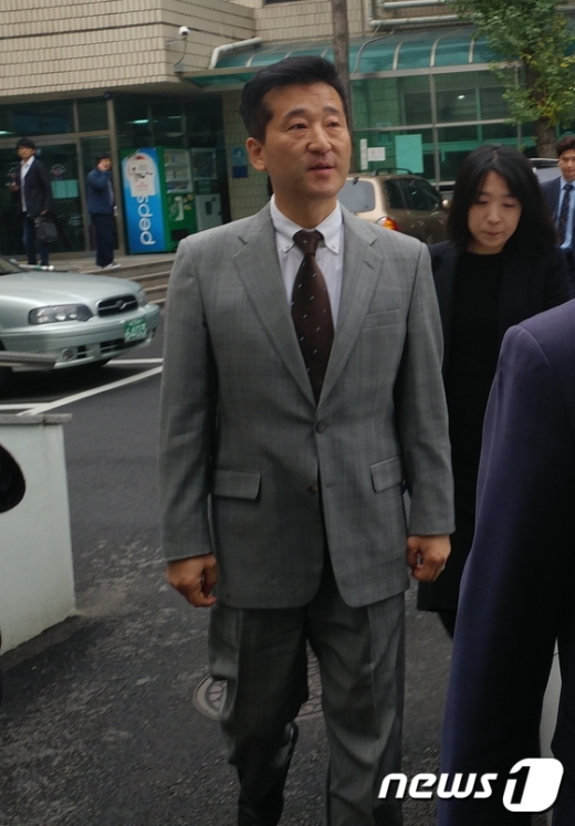31일 오전 서울동부지법에서 열린 공판에 최명길 더불어민주당 의원이 출석하고 있다. © News1