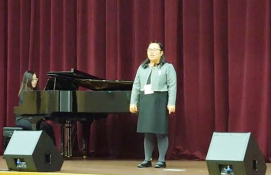 승민양이 제9회 전국장애학생음악콩쿠르에 참가해 노래를 부르고 있다./사진제공=인천여고