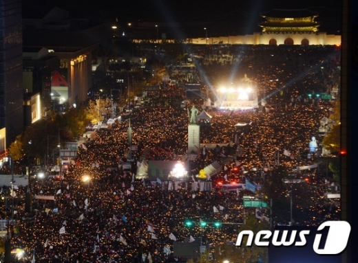 [사진]'주최측 추산 85만명' 광화문 메운 촛불