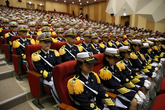 경찰대 36기 신입생이 올해 2월 충남 아산 경찰대학에서 열린 경찰대 36기 신입생 입학식에 참석했다. /사진=뉴스1