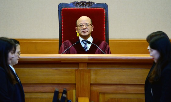 박한철 헌법재판소장이 29일 오후 헌법재판소 대심판정에 자리하고 있다./ 사진=뉴스1
