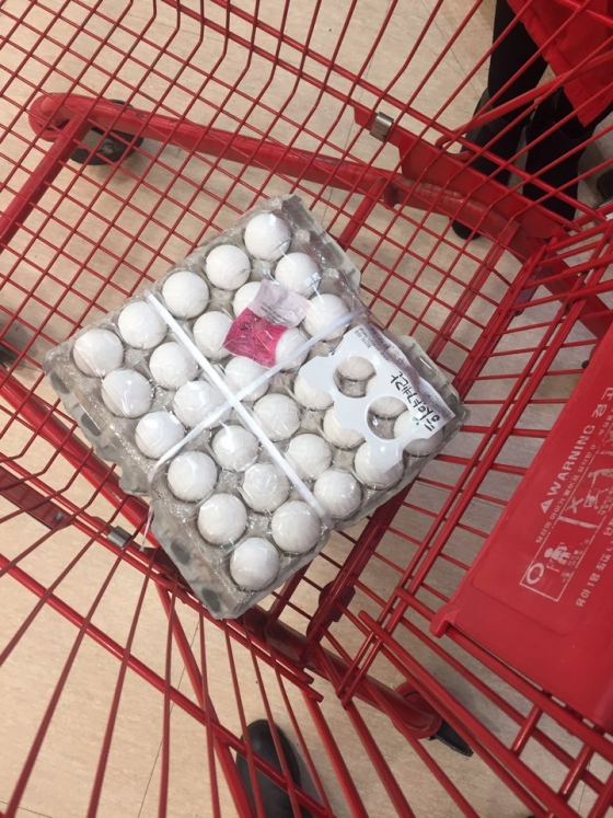 대형마트 미국산 계란 첫 판매…"하얀 계란 사러왔어요~"