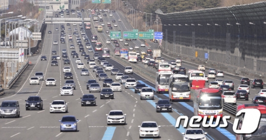 [사진]'고속도로 정체 증가 중'