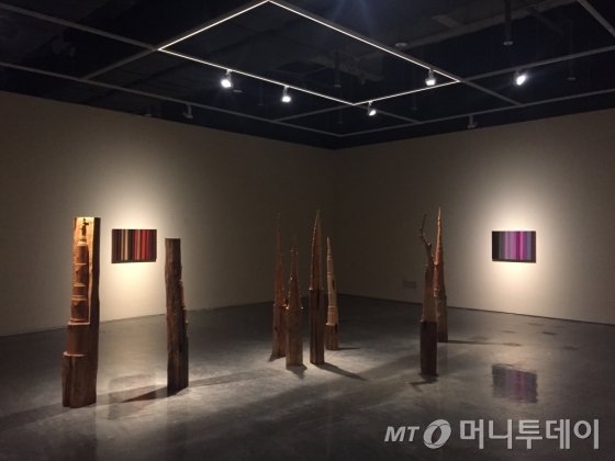 서울 성동구 더페이지갤러리는 지난 9일부터 5월 14일까지 중국 추상미술 그룹전 'Absoluteness'를 개최한다. /사진제공=더페이지갤러리