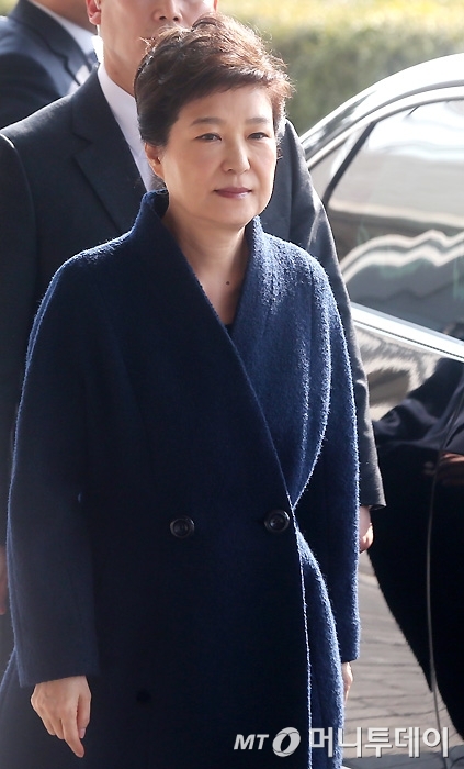 박근혜 전 대통령이 검찰에 출석했다. /사진=홍봉진 기자