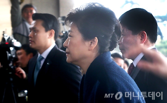 [사진]소환되는 박근혜 전 대통령