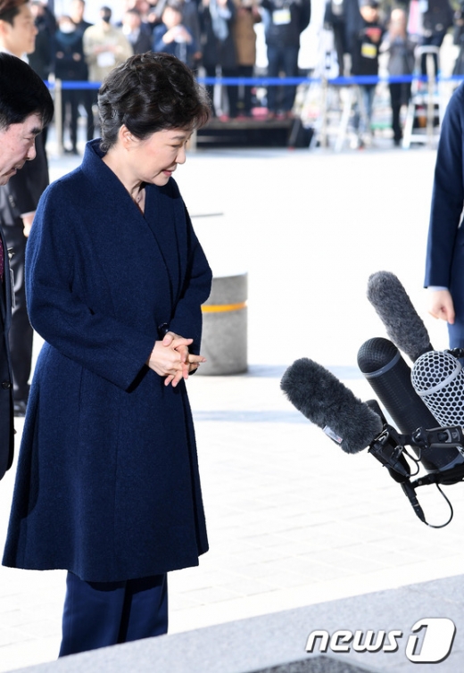 [사진]포토라인에 선 박근혜 전 대통령