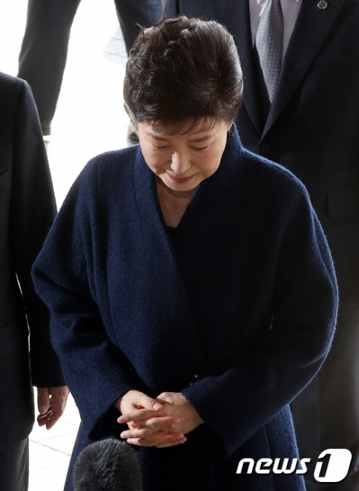 [사진]포토라인에 선 박근혜 전 대통령