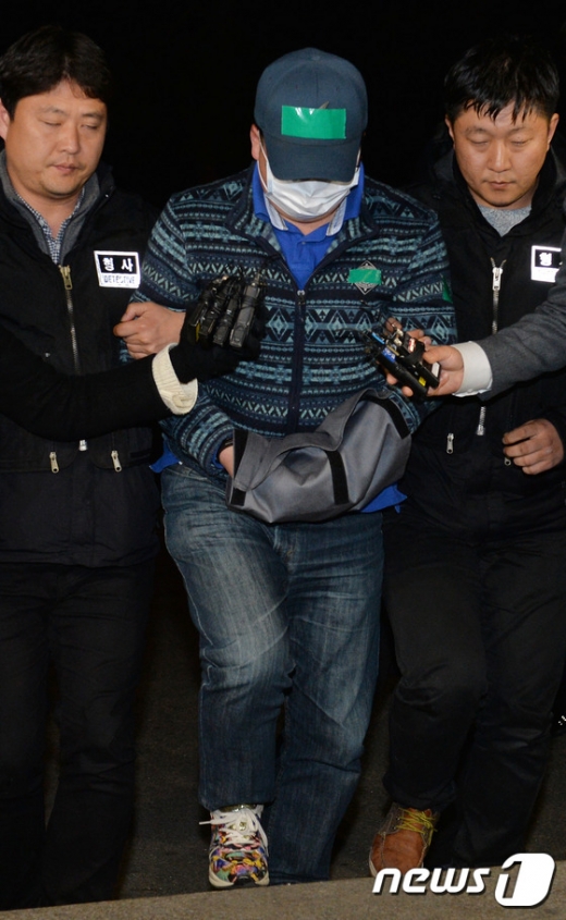 [사진]긴급 체포된 시흥 원룸 30대女 살해·방화범