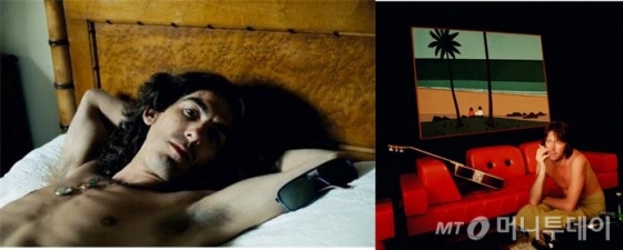 패티 보이드가 꼽은 '가장 마음에 드는 두 남자의 사진'이다. 조지 해리슨(왼쪽)이 1968년 가장 평화롭게 누워있는 침대 휴식 장면과 에릭 클랩튼이 1974년 공연을 끝내고 대기실에서 흡연하며 쉬고 있는 장면이 그것. 그녀는 "해리슨은 가장 평화로운 마지막 모습이어서, 클랩튼은 주변의 빨간색과 너무 잘 어울려서"라는 이유를 들어 한장의 사진을 각각 꼽았다. /사진제공=BIG J Ent.<br>
<br>
<br>
