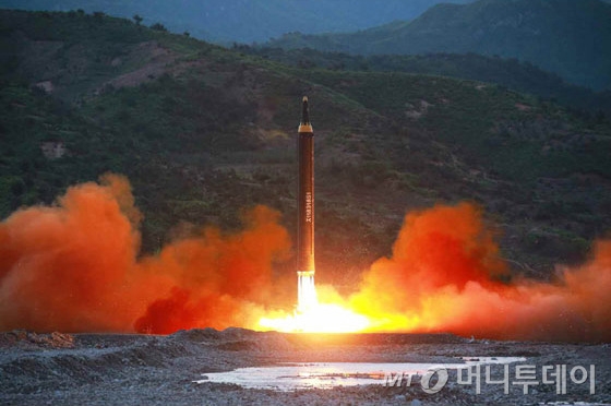  사진은 지난 21일 오후 북한의 탄도 미사일 발사 장면.(뉴스1DB) 2017.5.21/뉴스1  <저작권자 © 뉴스1코리아, 무단전재 및 재배포 금지>