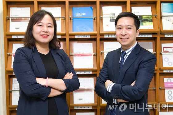 한국투자증권 외국인 애널리스트인 최설화(왼쪽) 연구원과 부쑤언토 연구원. /사진제공=한국투자증권