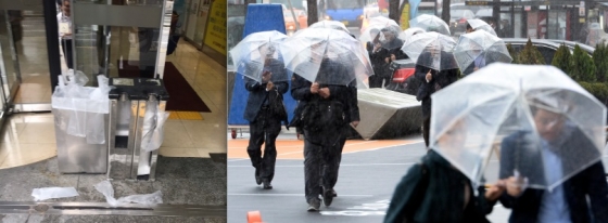 (왼쪽)서울 광화문 한 건물의 출입구에 우산 비닐커버 포장기가 설치돼 있다. 서울 광화문 인근에서 비닐 우산을 구입한 시민들이 발걸음을 재촉하고 있다./사진=남형도 기자, 뉴시스<br>
