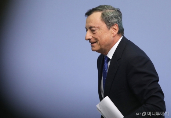 QE 줄이려는데 유로화 강세…ECB의 깊어지는 고민