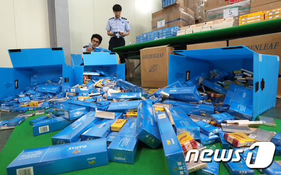 [사진]압수된 중국산 면세담배 34만갑