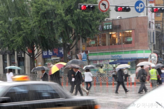 [내일 날씨]전국 흐리고 '비'…" 산사태·침수피해 주의"